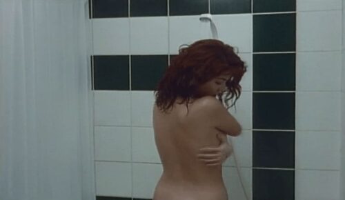 飯島直子セミヌード乳首丸出し画像