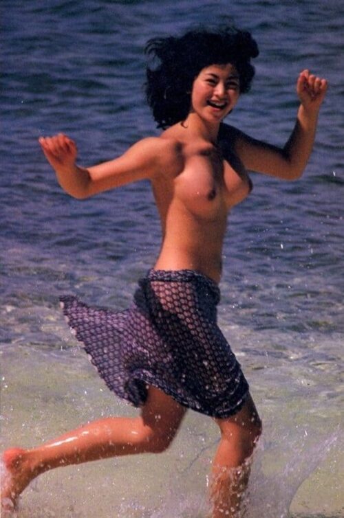 石田えり ヘアヌード