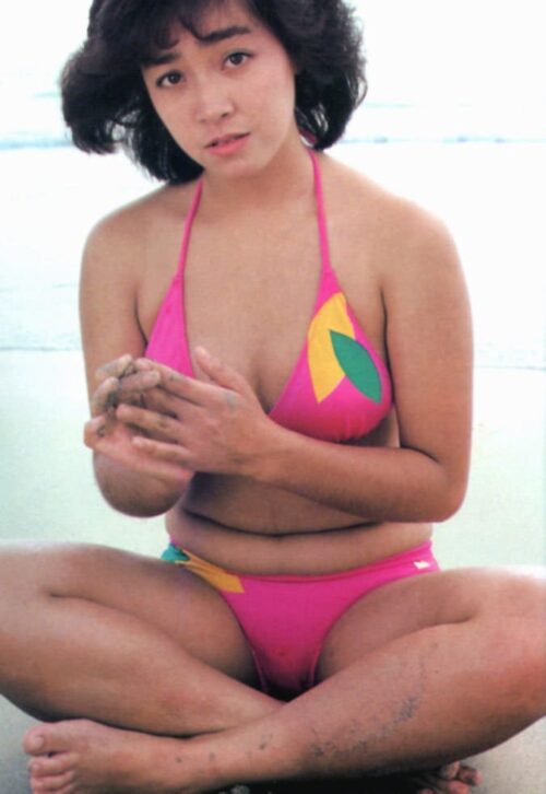 柏原芳恵 水着画像