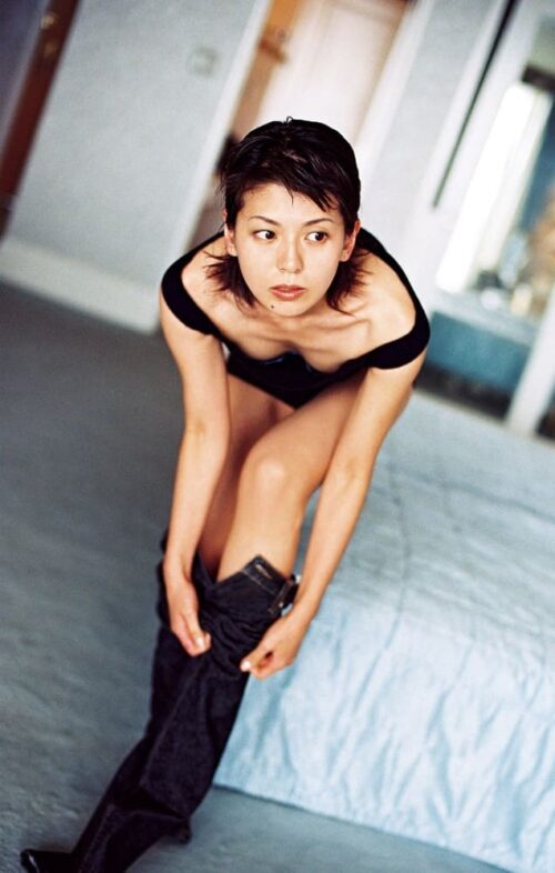 南野陽子 水着画像